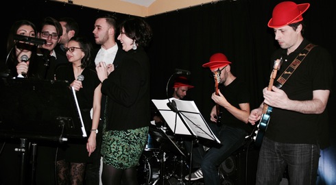 photo Pour commencer l'année en beauté, QolniQo a organisé un concert au Bistrot des Quais à Limoges
